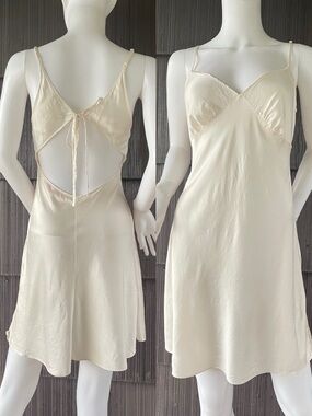 🔥Y2K 100% Silk Victoria’s Secret Ivory Tie Back Keyhole Slip Nightie Babydoll